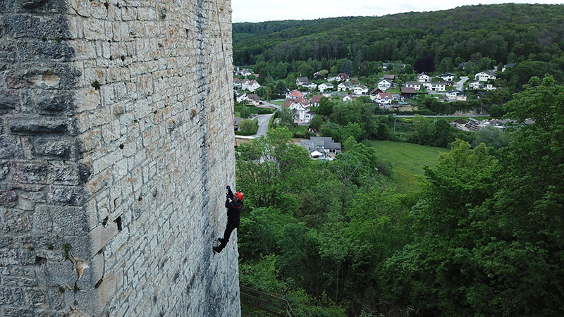 Descente en rappel de la Tour de Milandre